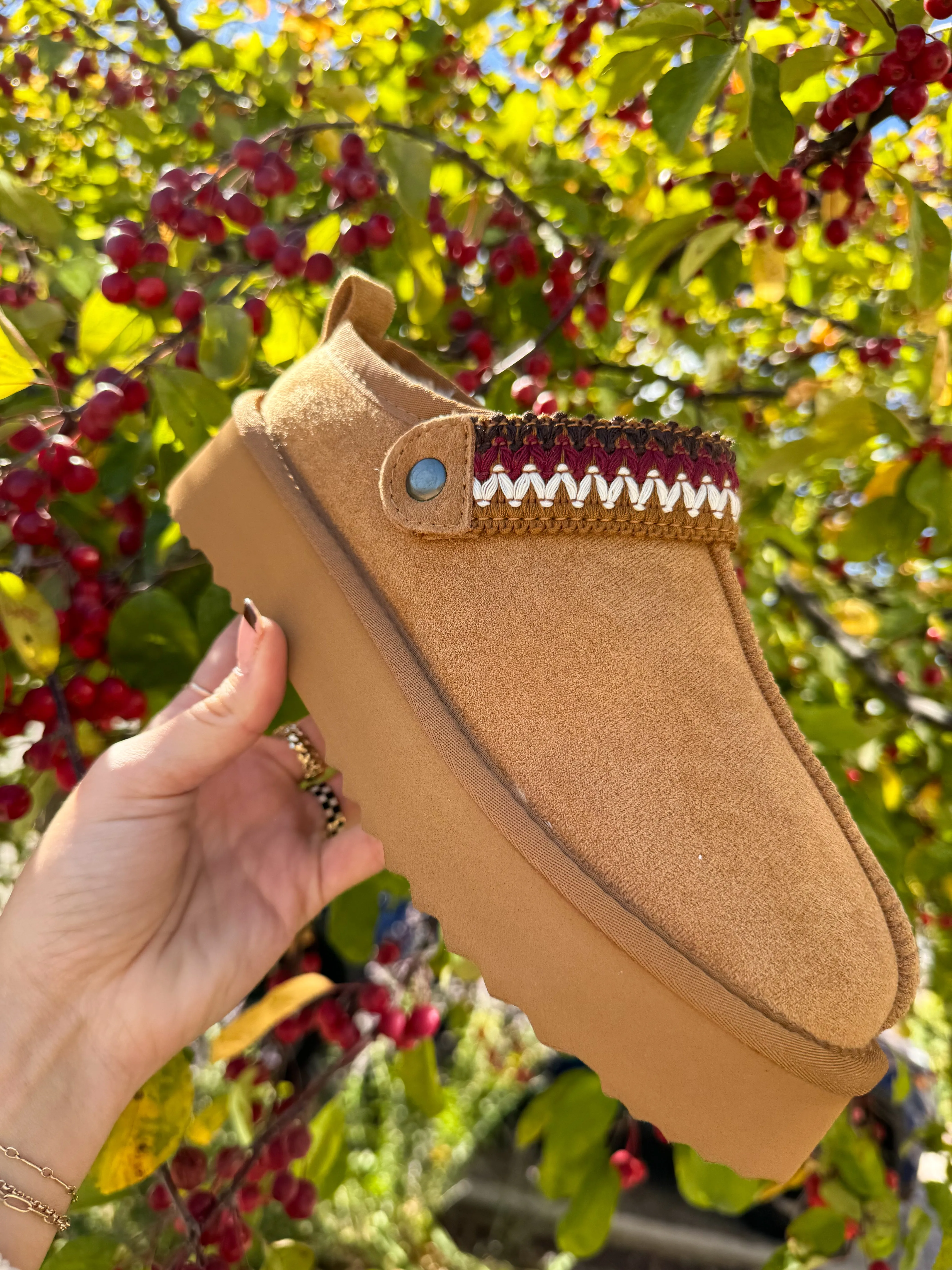 ASPEN LOUNGE MULE-CHESTNUT