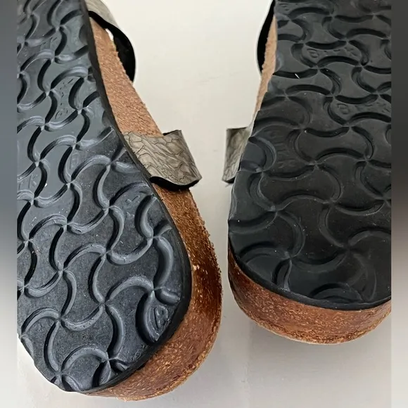 Birkenstock Birki’s Sylt metallic bronze gold sandals EU 36 / 5 Narrow