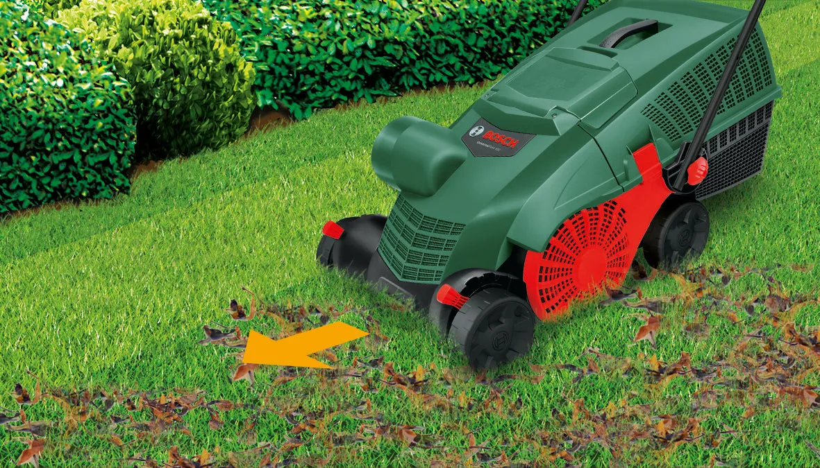 Bosch UniversalRake 900 Rasenlüfter, 32 cm Abreitsbreite, 50 l Fassungsvermögen, 900 W
