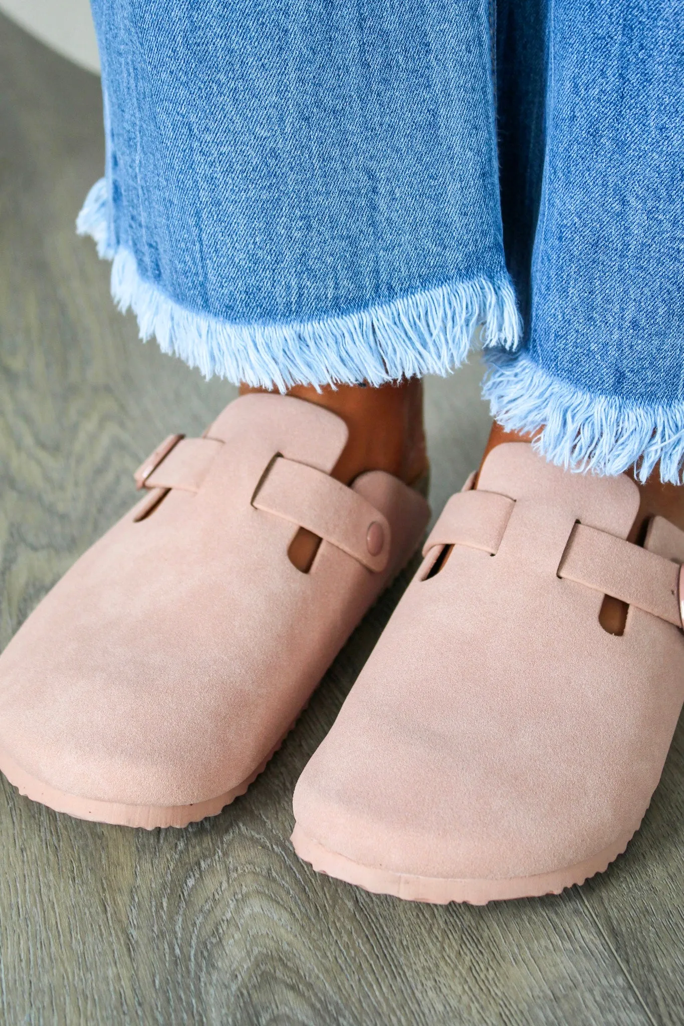 Cool & Collected Buckle Clog • Dusty Pink