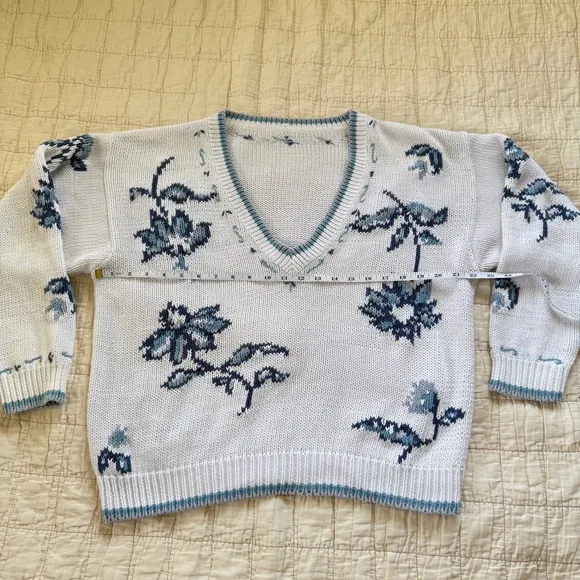 Cute Oversized Handmade Sweater • Size: S-L
