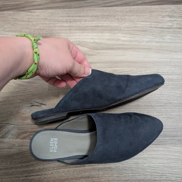 Eileen Fisher Navy Suede Mule Blog Clog, Size 5.5, Professional