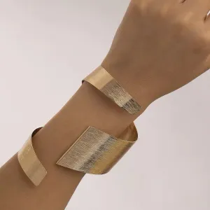 Exaggerated Folding Surround Circle Open Rave Cuff Arm Bracelet