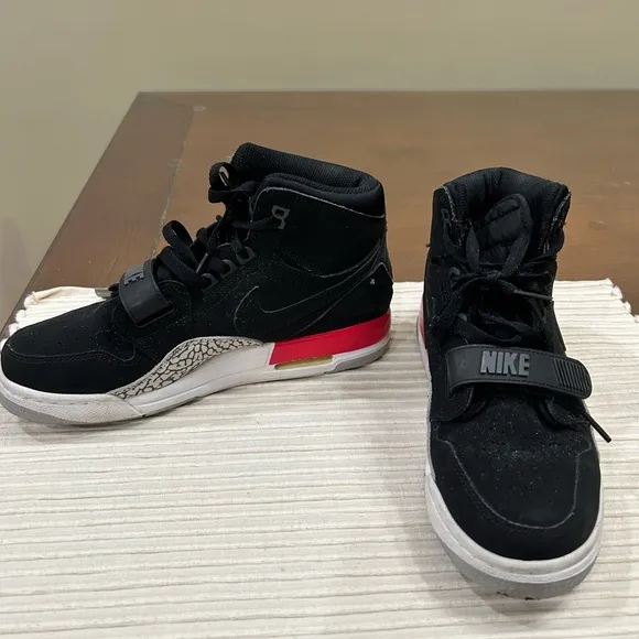 Jordan Legacy 312 ‘Black Suede’. AT4040-080High Top Sneaker