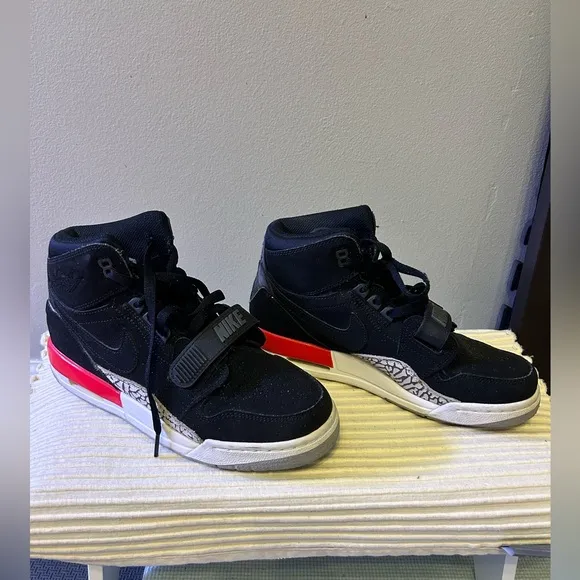 Jordan Legacy 312 ‘Black Suede’. AT4040-080High Top Sneaker