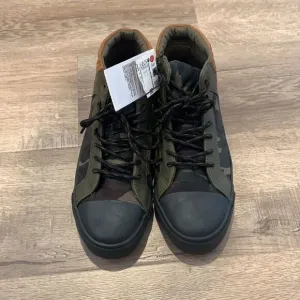 🎉last deal 🎉Zara Army sneakers