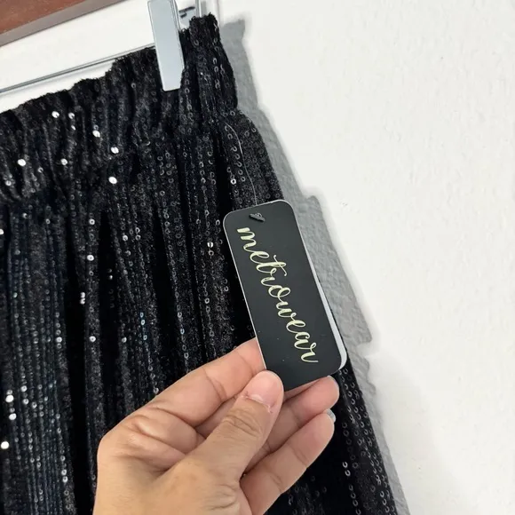 Metrowear Elastic waist black sequins A line midi skirt size M NWT