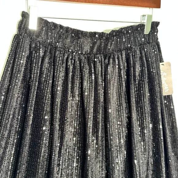 Metrowear Elastic waist black sequins A line midi skirt size M NWT