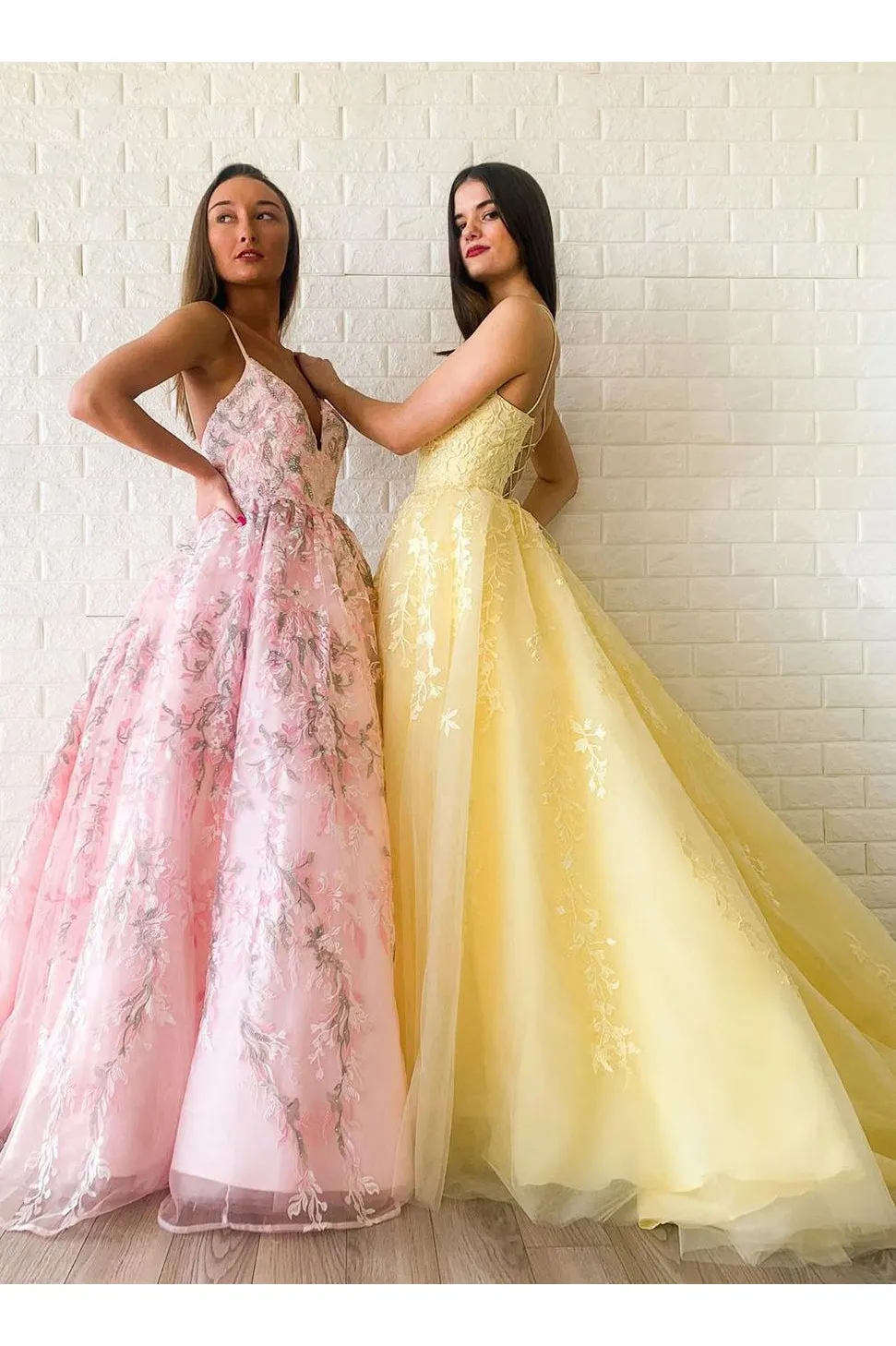 Modest A-line V Neck Tulle Appliques Sleeveless Long Lace Prom Dress OHC448