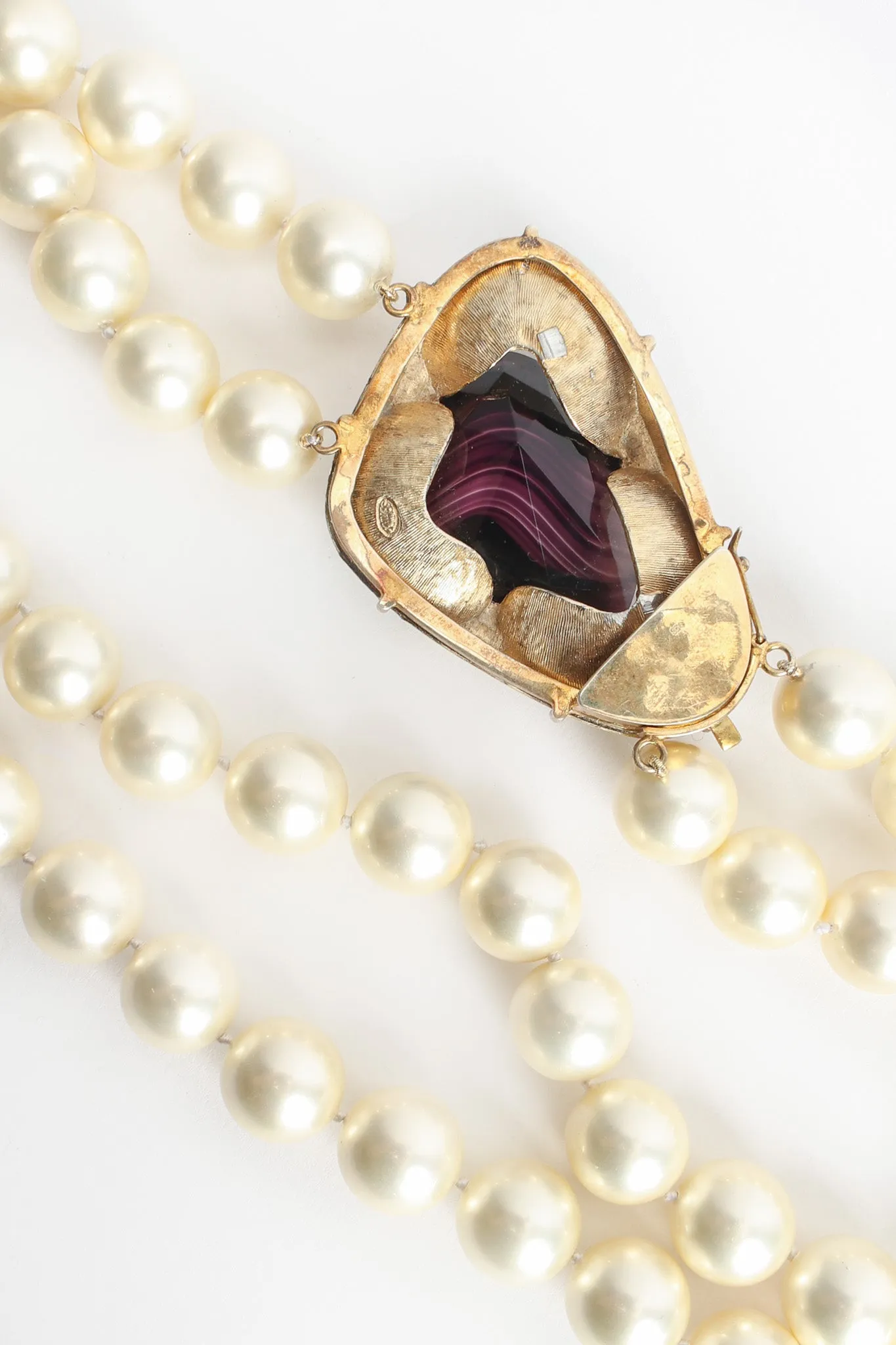 Moiré Stone Pendant Pearl Necklace