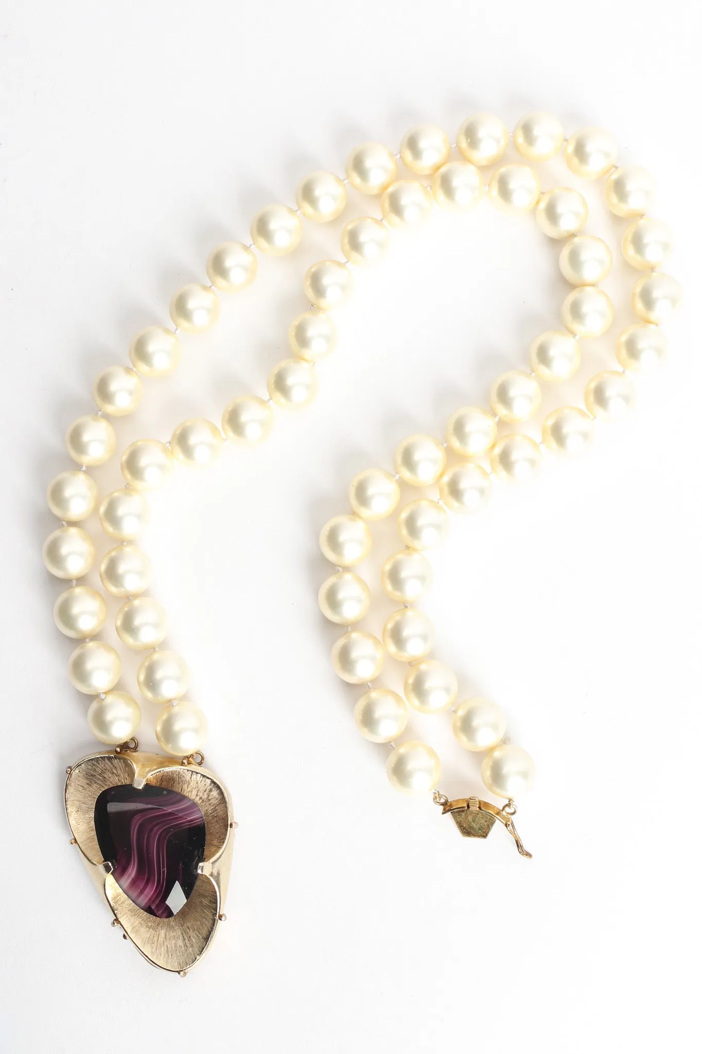 Moiré Stone Pendant Pearl Necklace