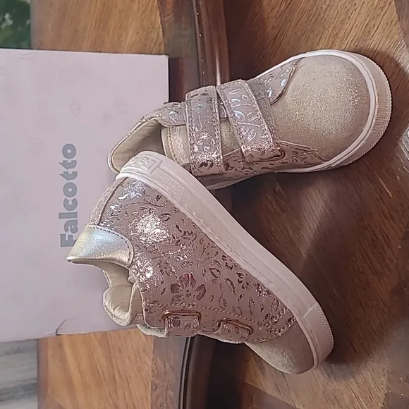 New in box! Falcotto Sasha Girls 25 size toddler 8 taupe sparkly sneakers