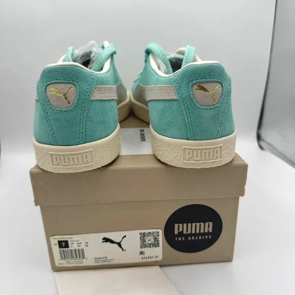 NWT Puma Suede VTG Textured Leather Sneakers , extra laces , mint green ivory