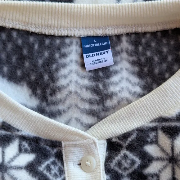 Old Navy Gray Bear Fair Isle Christmas Fleece Henley Pajama Romper Women L NWOT