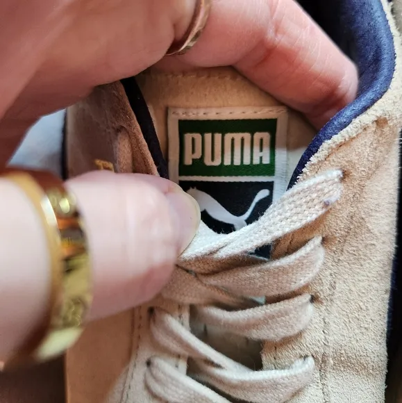 Puma Suede Cream And Navy Sneakers Mens 7 Womens 8.5