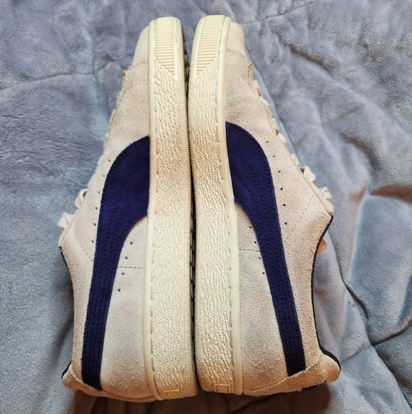Puma Suede Cream And Navy Sneakers Mens 7 Womens 8.5