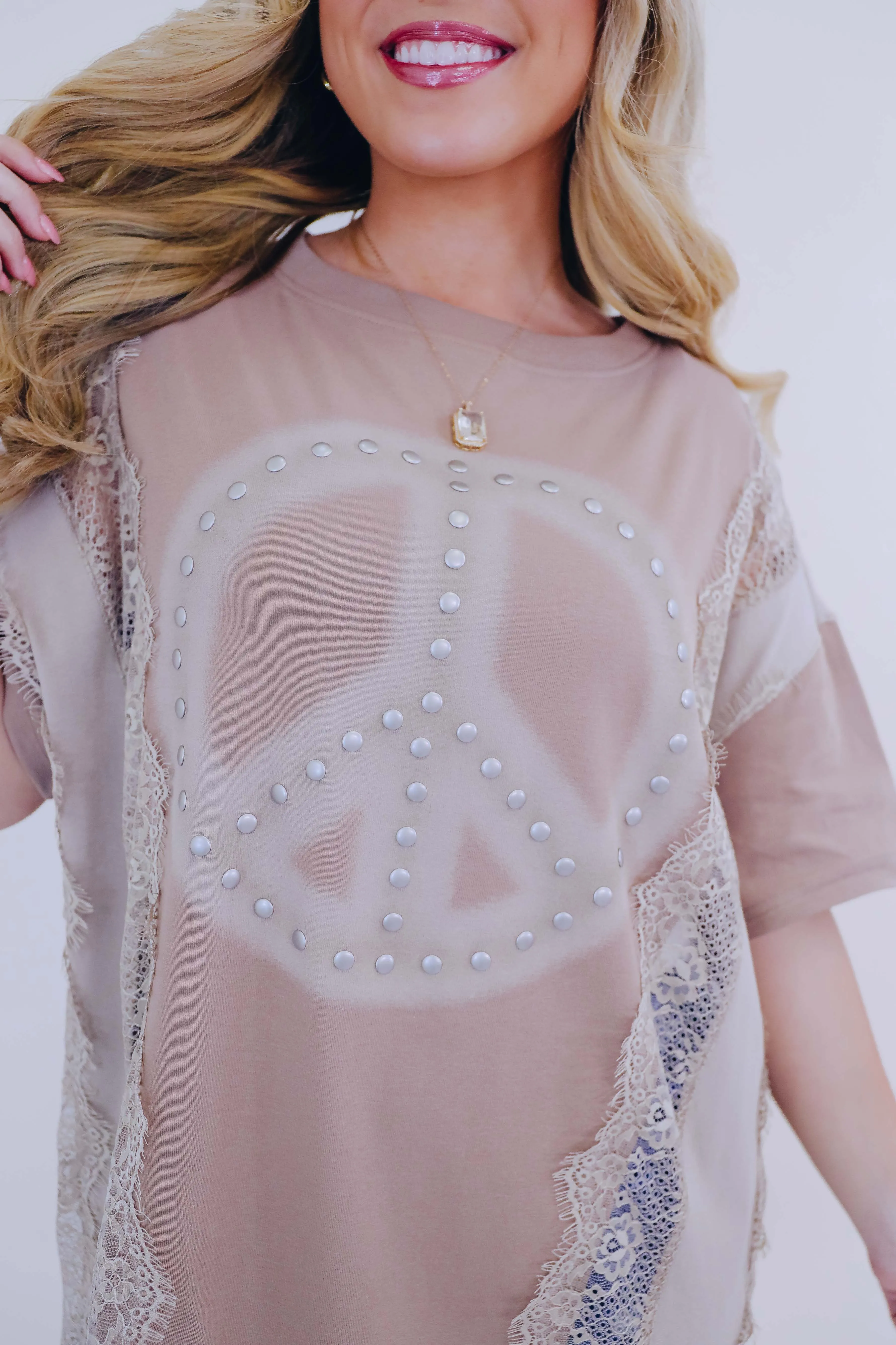 Retro Rules Peace N Lace Graphic Tee - 3 Colors