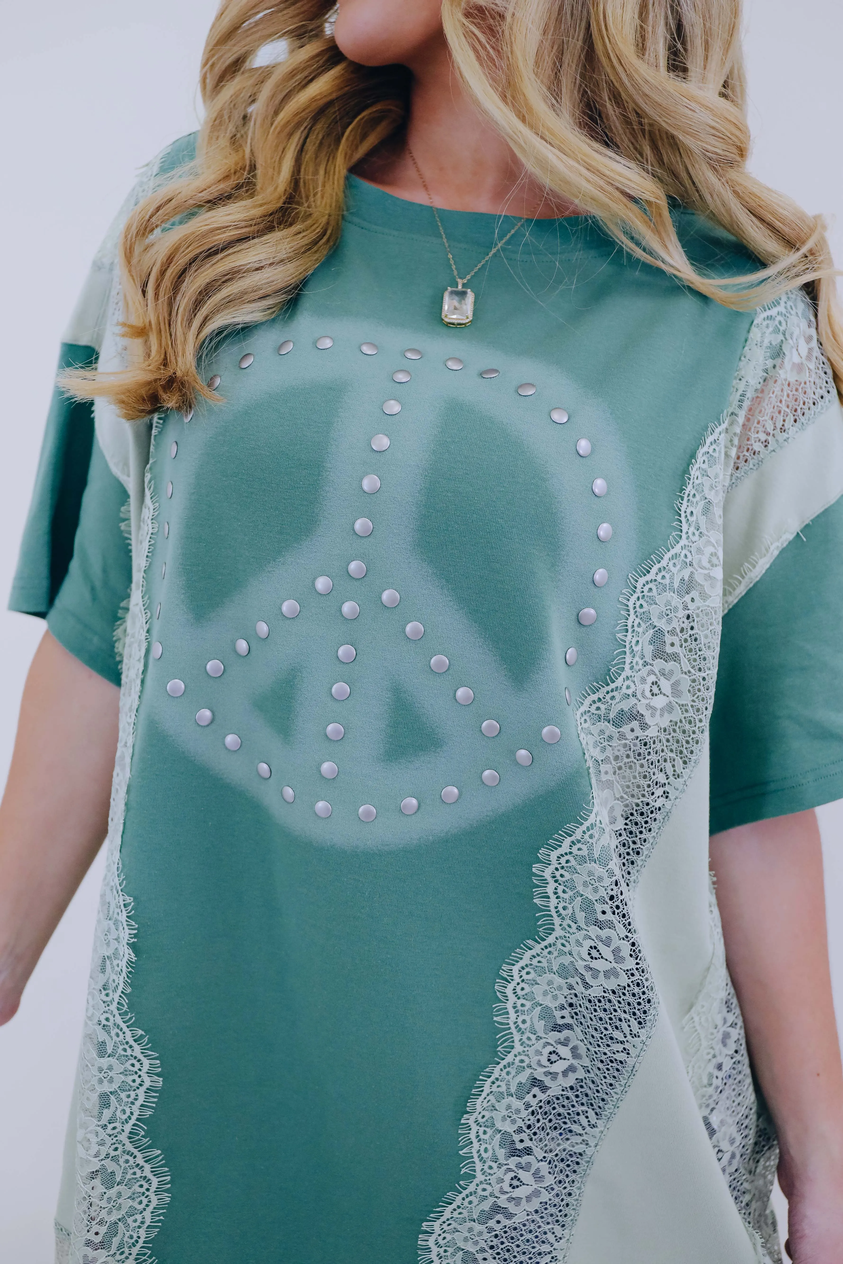 Retro Rules Peace N Lace Graphic Tee - 3 Colors