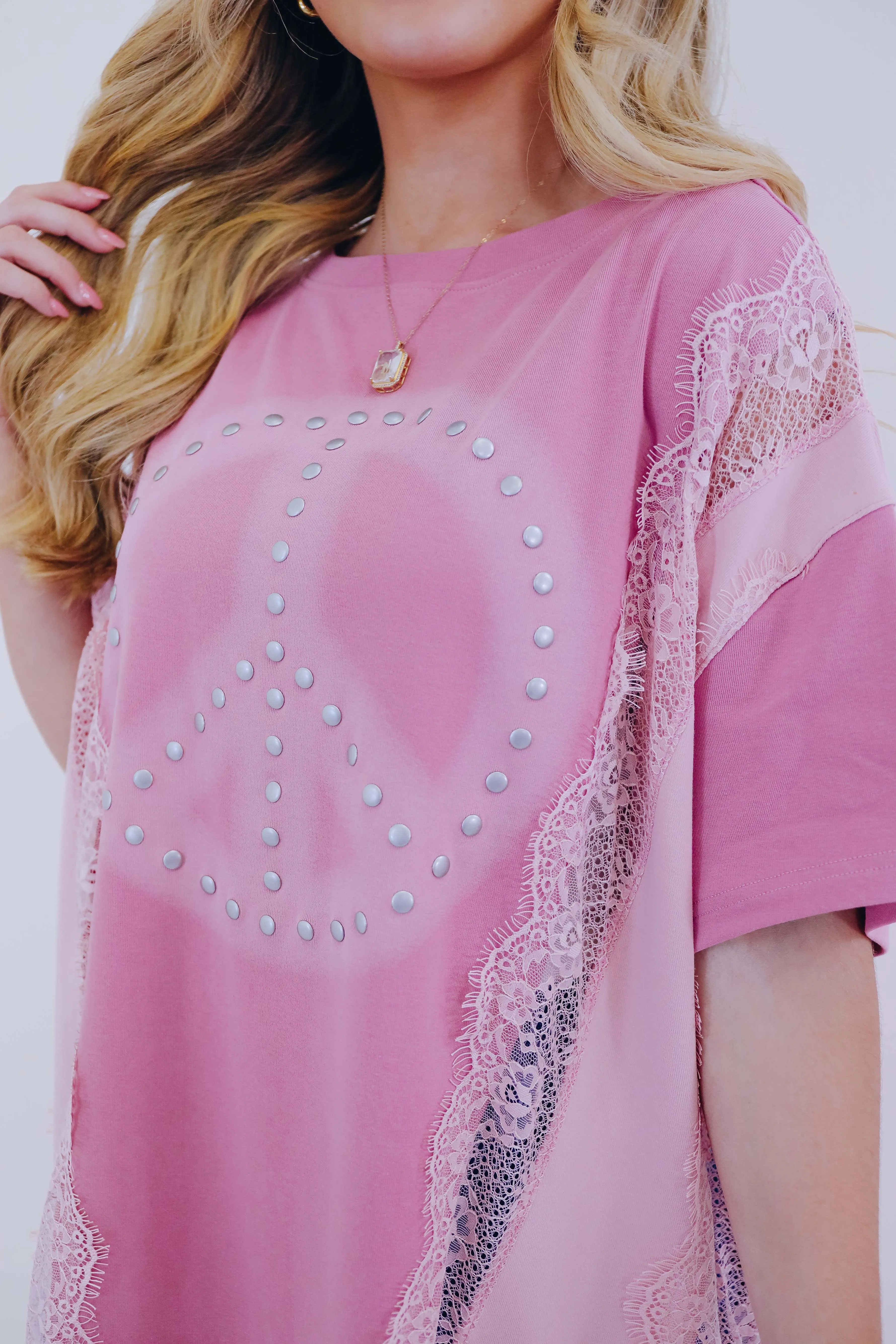 Retro Rules Peace N Lace Graphic Tee - 3 Colors