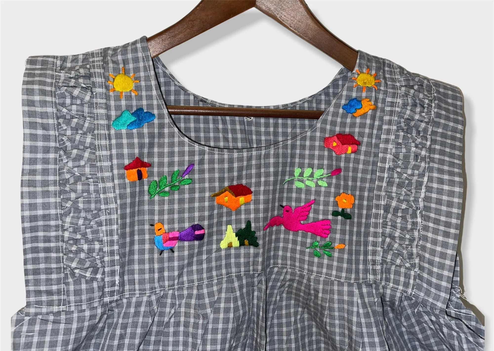 Size XS/S Traditional Embroidered Dress from El Salvador-Vestido