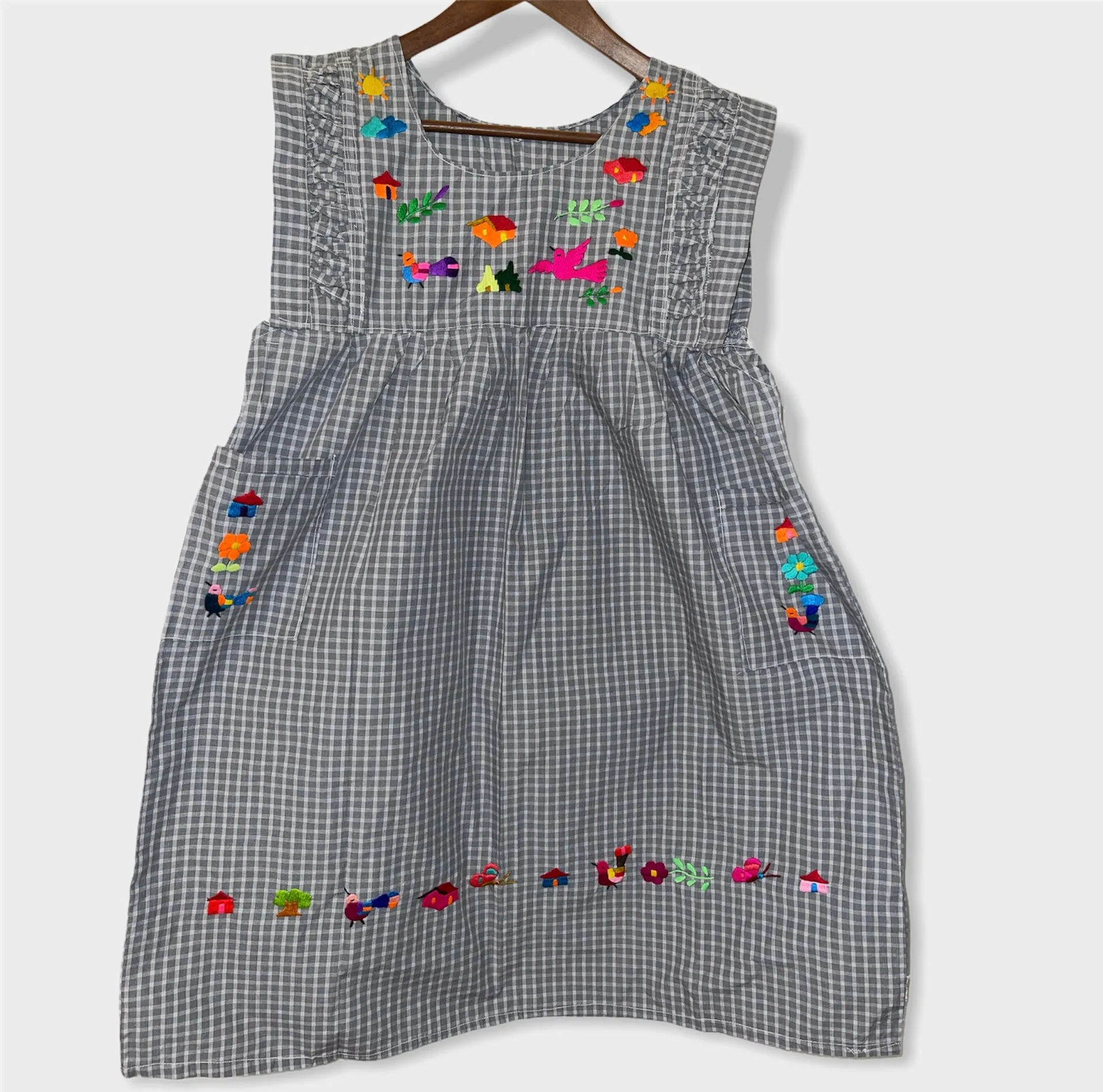 Size XS/S Traditional Embroidered Dress from El Salvador-Vestido