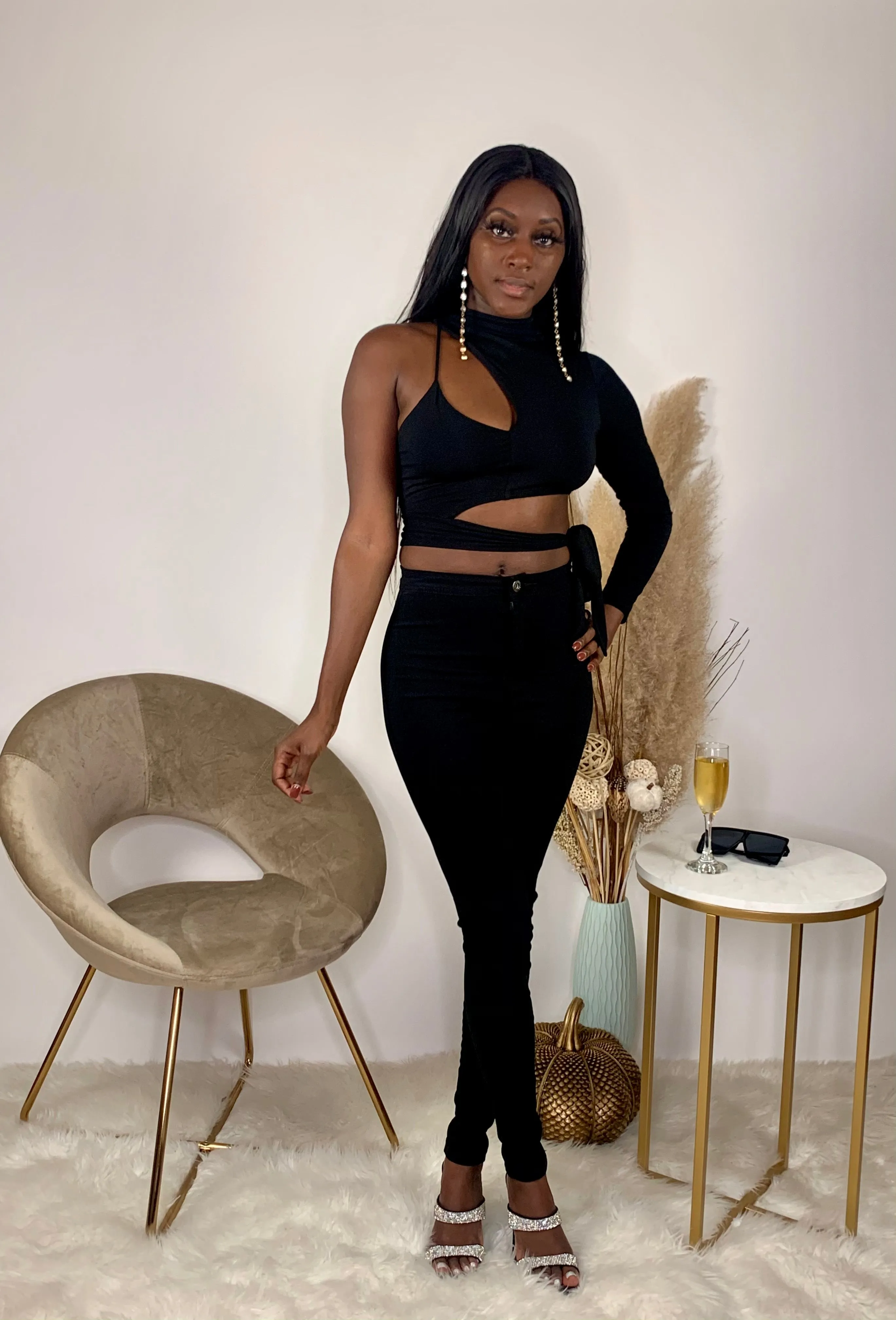 Sorry I'm Late Crop Top | Black