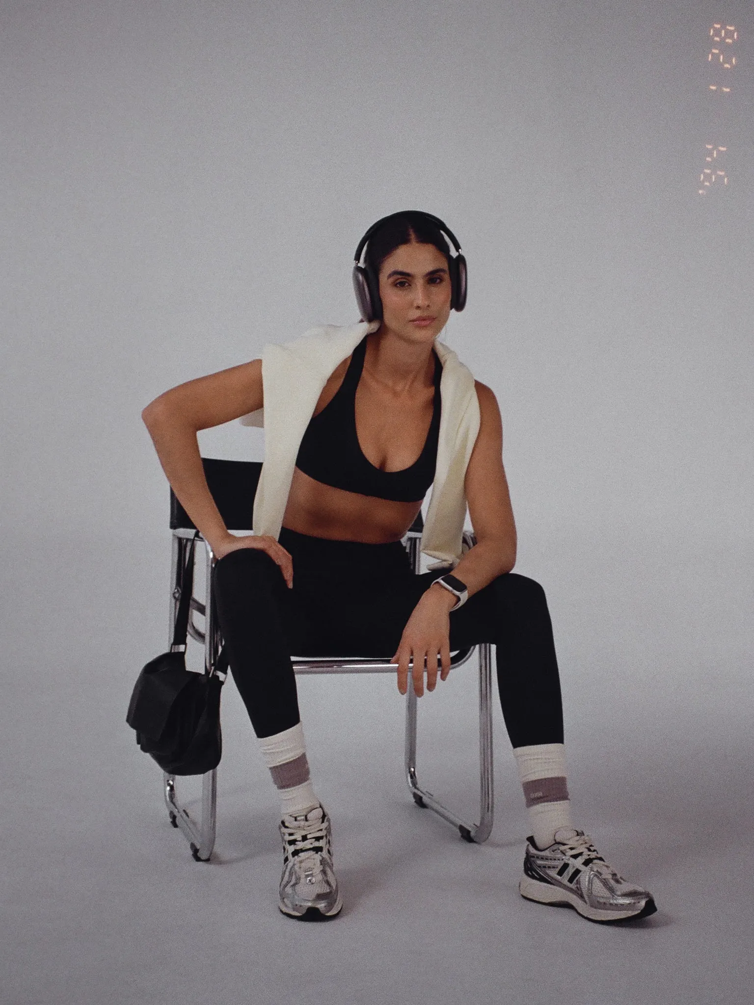SPORTY SWEATSHIRT  - CREAMY