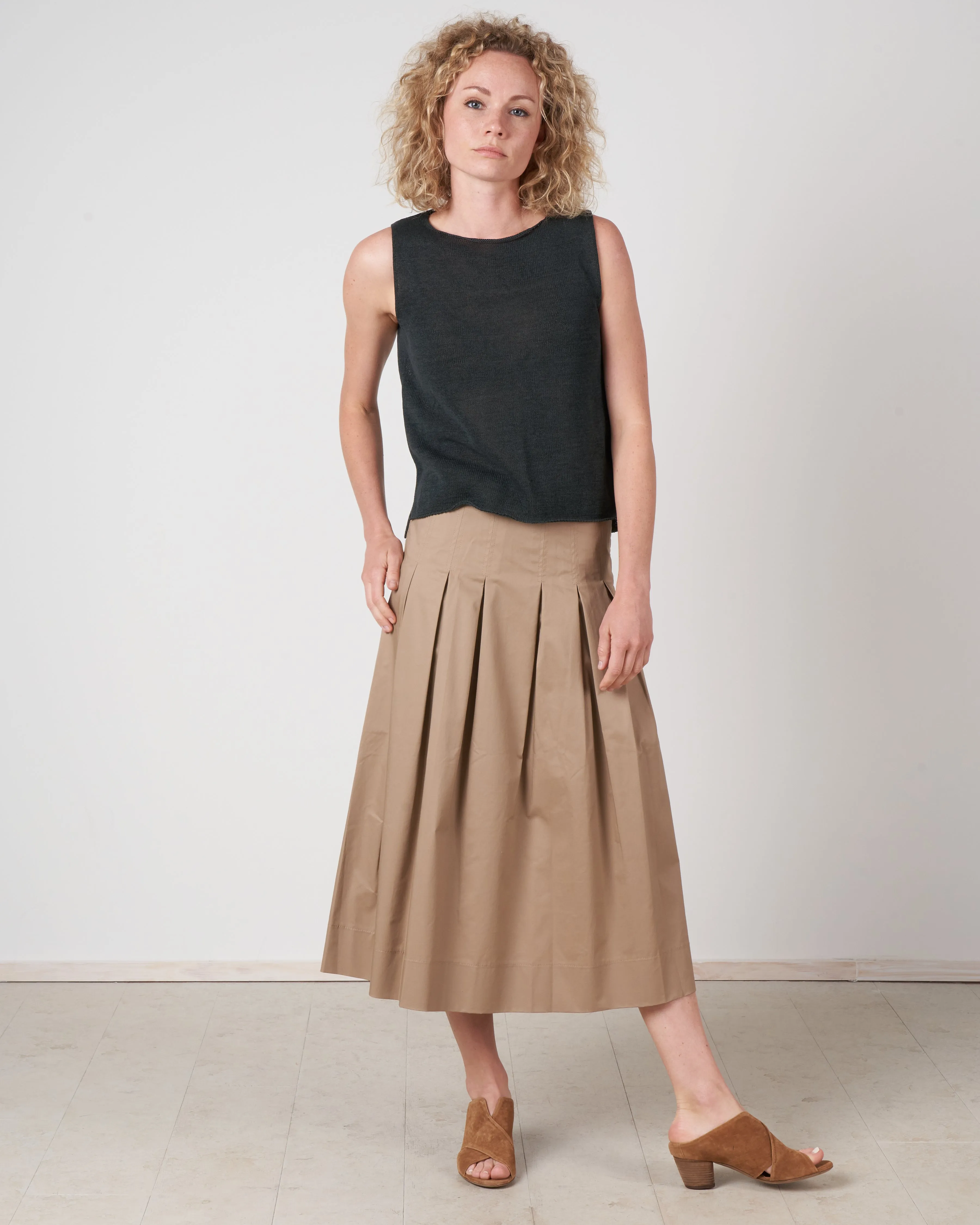 tape yarn sleeveless top - sumi