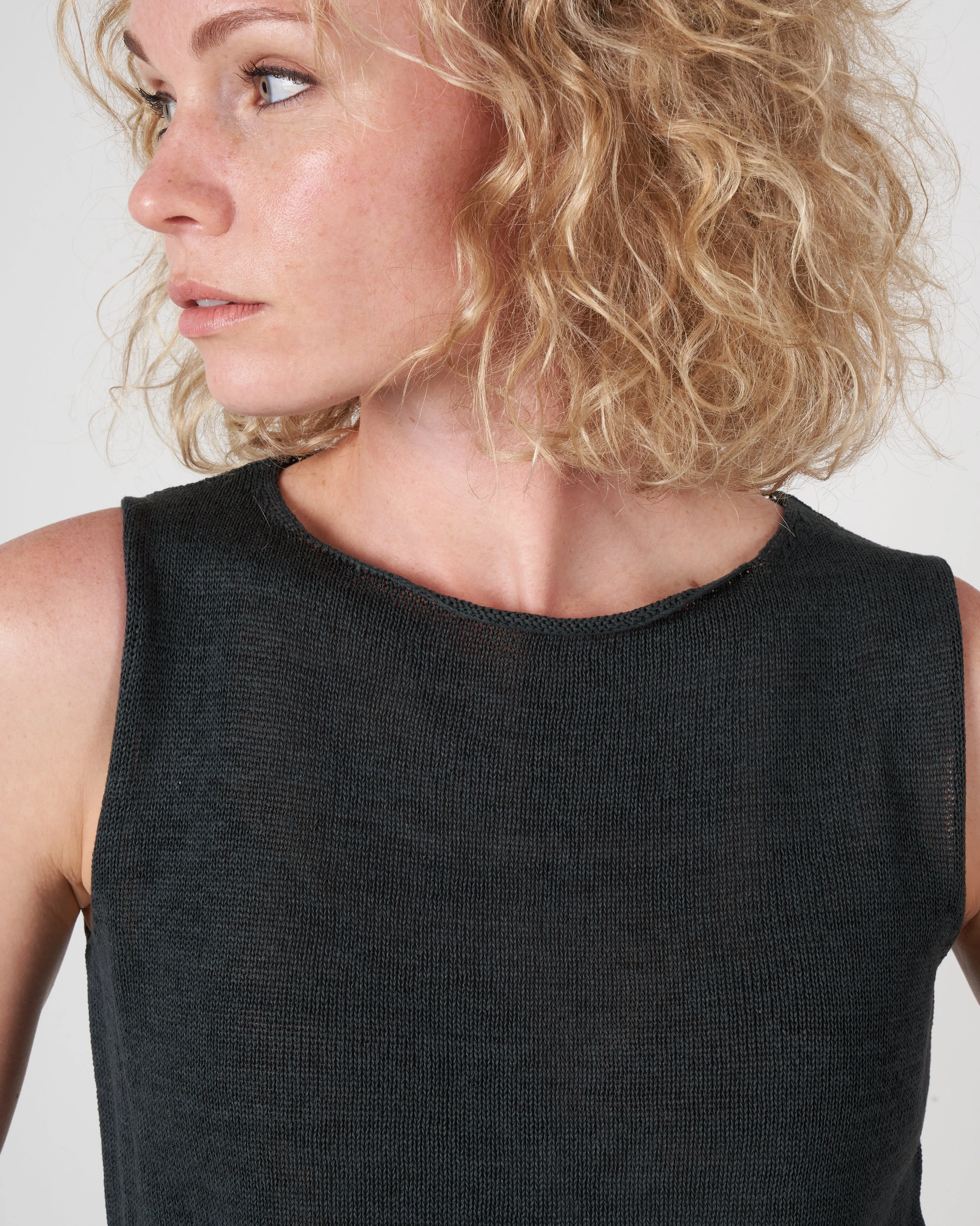 tape yarn sleeveless top - sumi