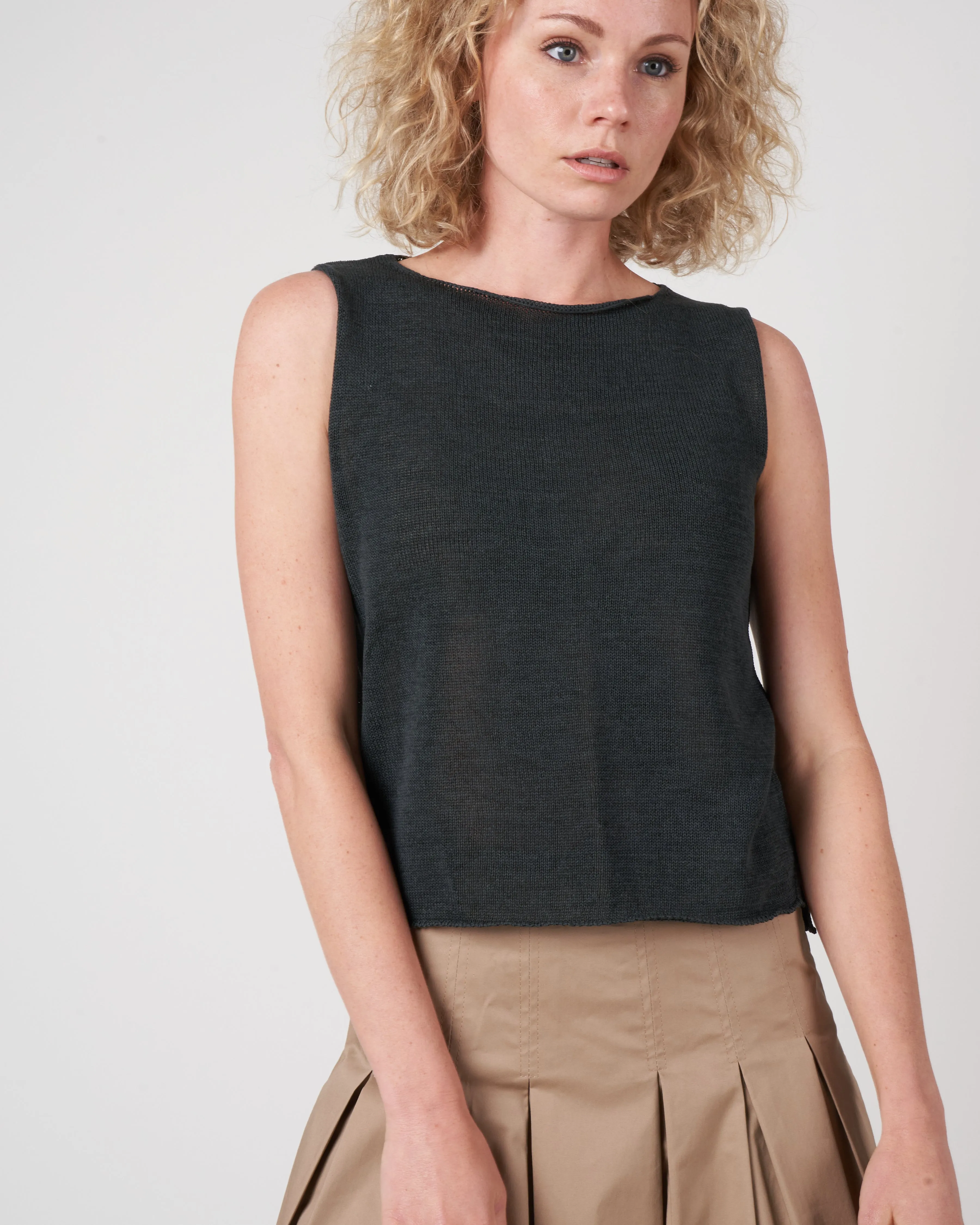 tape yarn sleeveless top - sumi