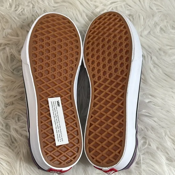 VANS Ward Low Top Sneaker Purple Size 4.5 NEW