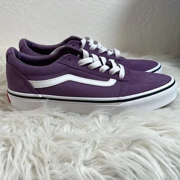 VANS Ward Low Top Sneaker Purple Size 4.5 NEW