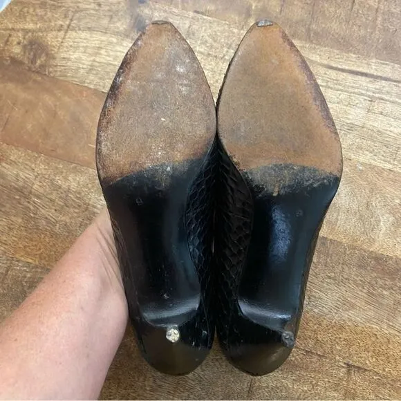 Vintage 1990’s Stuart Weitzman snakeskin pumps size 9