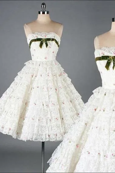 Vintage Ball Gown Homecoming Dresses Strapless Sleeveless Tulle Short Prom Dress Chic Party Dress OHM121