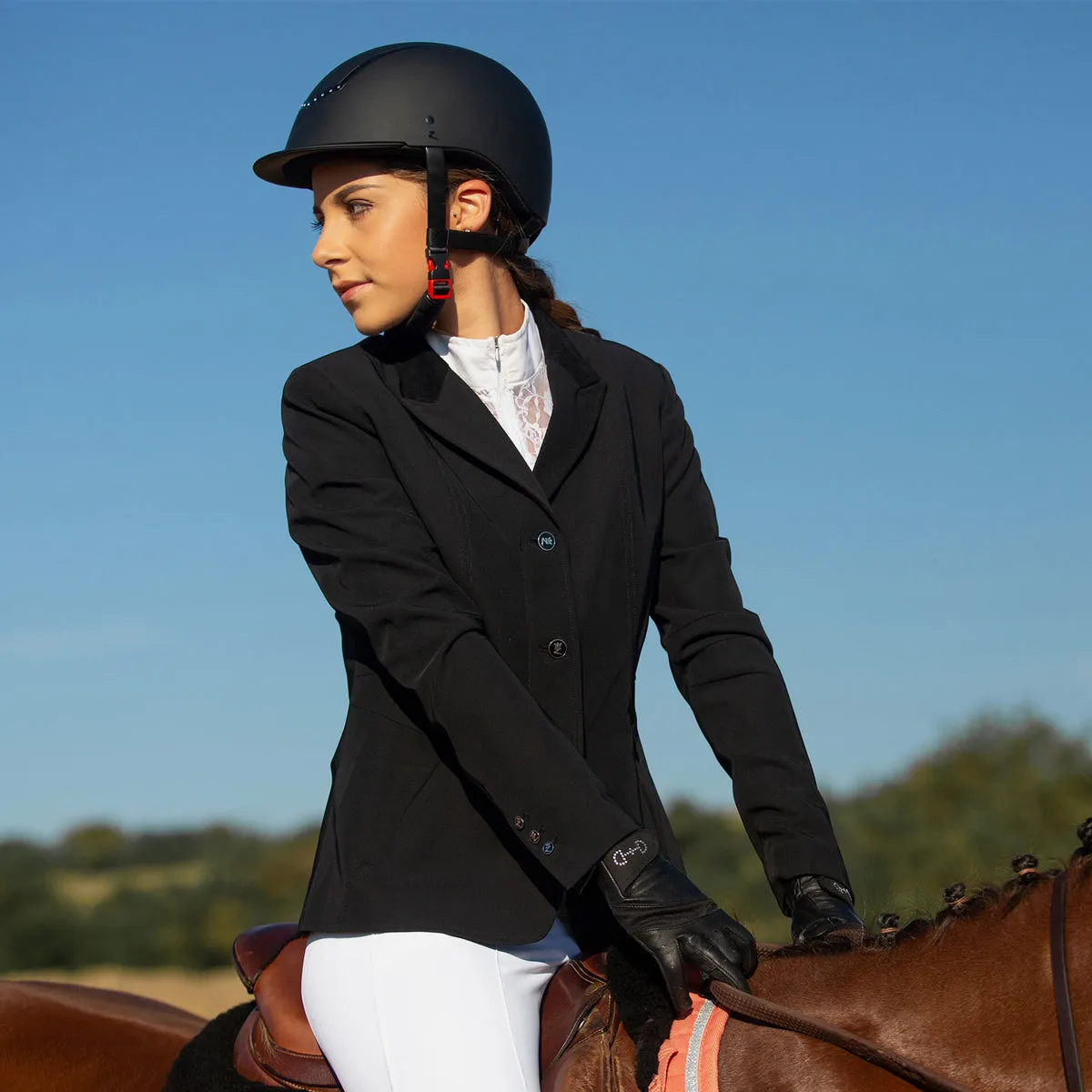 Yvonne Womens Show Jacket (Black)