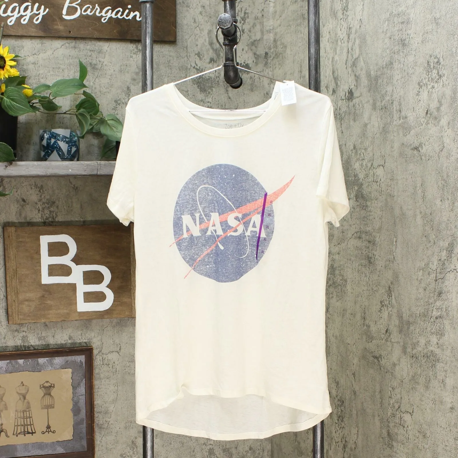 Zoe   Liv Women's NASA Short Sleeve Graphic T-Shirt